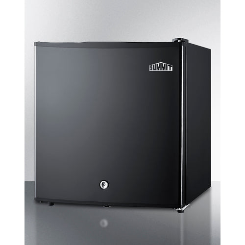 Summit 18" Wide Compact Minibar MB41B