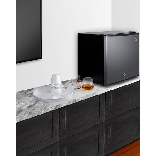 Summit 18" Wide Compact Minibar MB42SS